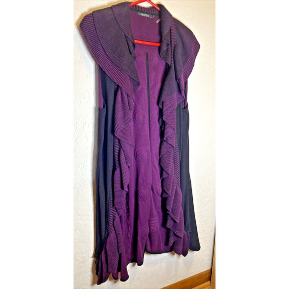 Nei And Zoe Sweater Vest Large. 38 " Long and In Excellent Condition . - Picture 3 of 3